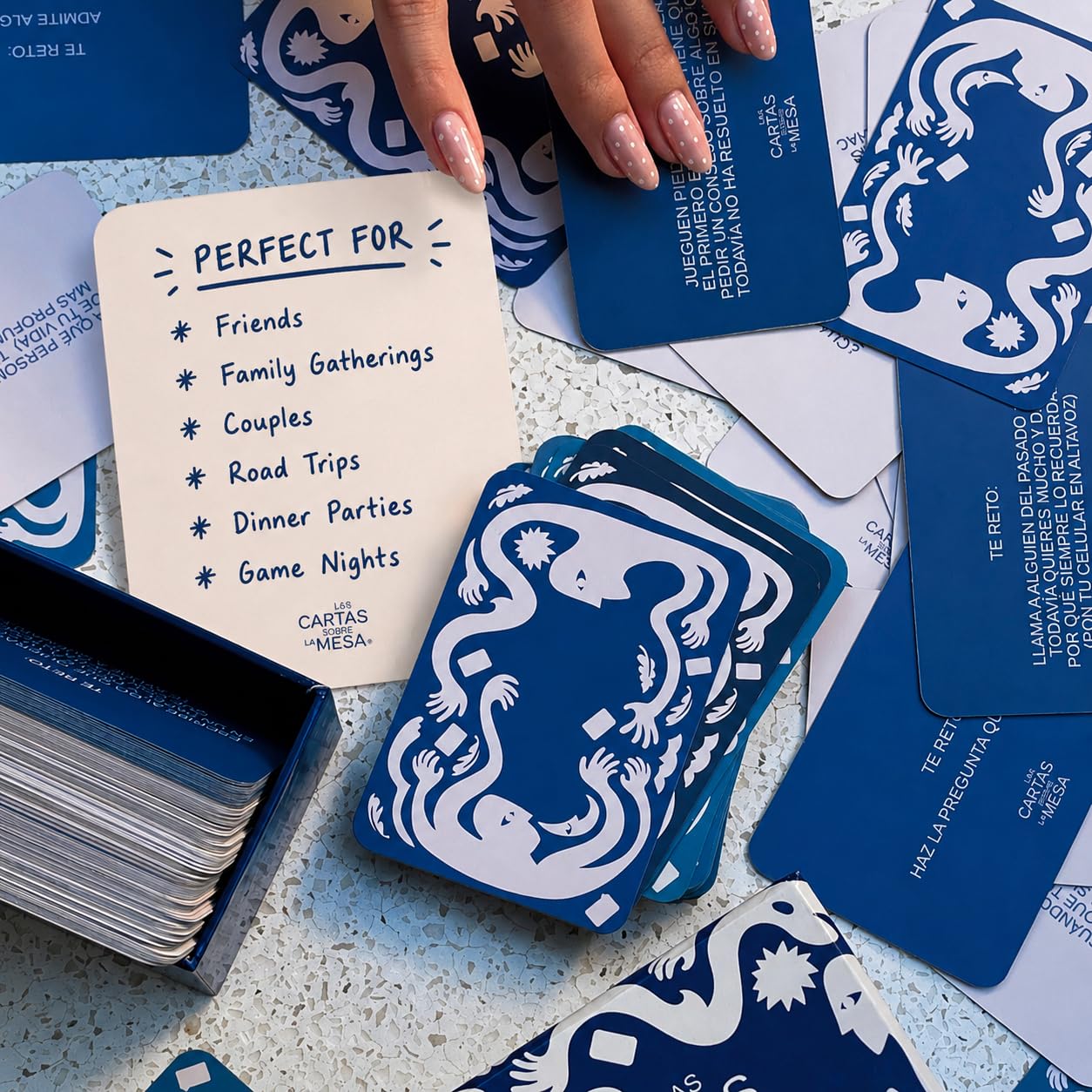 LAS CARTAS SOBRE LA MESA - Spanish Edition - 152 Deep Questions & Conversation Cards for Meaningful Connections | Perfect for Friends, Families