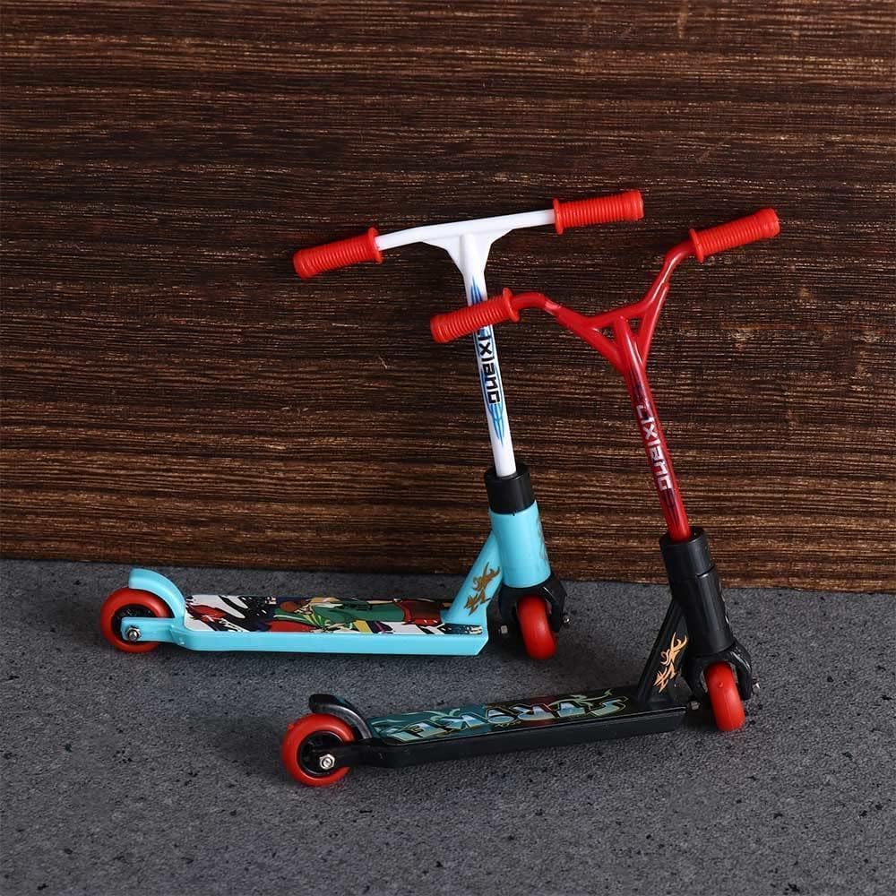 YLiiii 3Pcs Finger Scooter Mini Two Wheel Toys,Mini Scooters Finger Board Accessories,Tiny Trick Scooter for Finger Training, Party Favors, Birthday