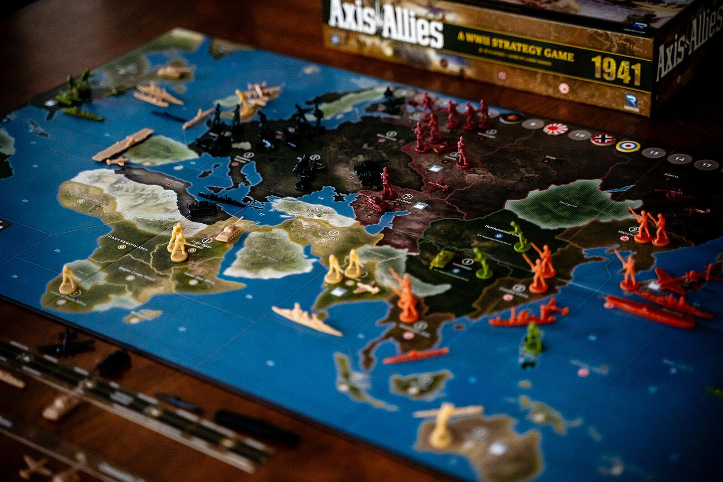 Renegade Game Studios Axis & Allies 1941 Board Game, WWII Strategy Wargame for 2-5 Players, Ages 12+, 1-3 Hour Gameplay with 160 Miniatures