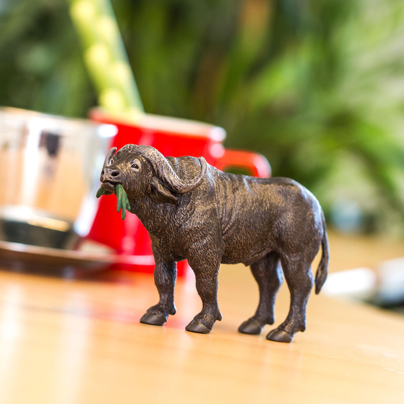 Safari Ltd. Cape Buffalo Figurine - Detailed 5" Plastic Model Figure - Fun Educational Play Toy for Boys, Girls & Kids Ages 3+