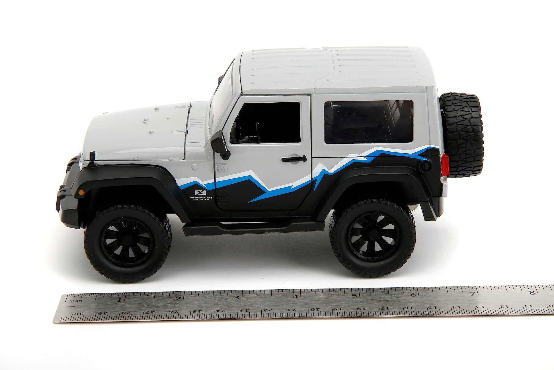 Jada Just Trucks 1:24 2007 Jeep Wrangler Die-Cast Truck w/Tire Rack, Toys for Kids and Adults(Grey/Primer Black)