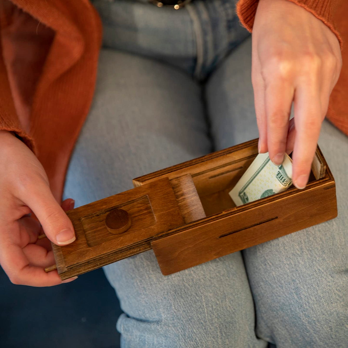 Bits and Pieces Secret Money Puzzle Box - Stash Your Cash Money Holder - Wooden Brain Teaser - Wooden Secret Hidden Compartment (Single Knob Puzzle