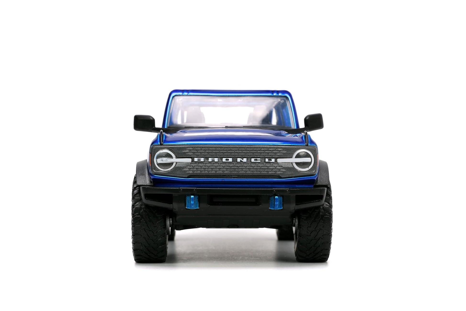 Jada Just Trucks 1:24 2021 Ford Bronco Die-Cast Car & Tire Rack, Toys for Kids and Adults(Candy Blue)