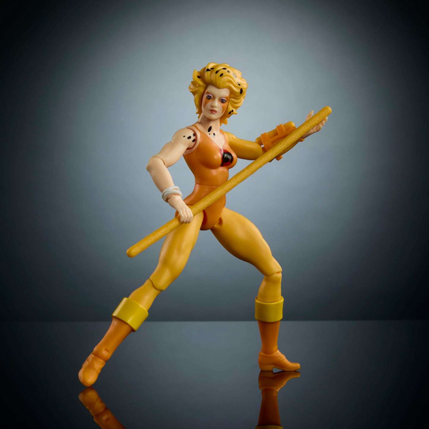 Masters of the Universe Origins & Thundercats Action Figure, Cheetara Toy, 1980s Crossover, 5.5-inch Posable with Removable Armor, Staff & Mini Comic