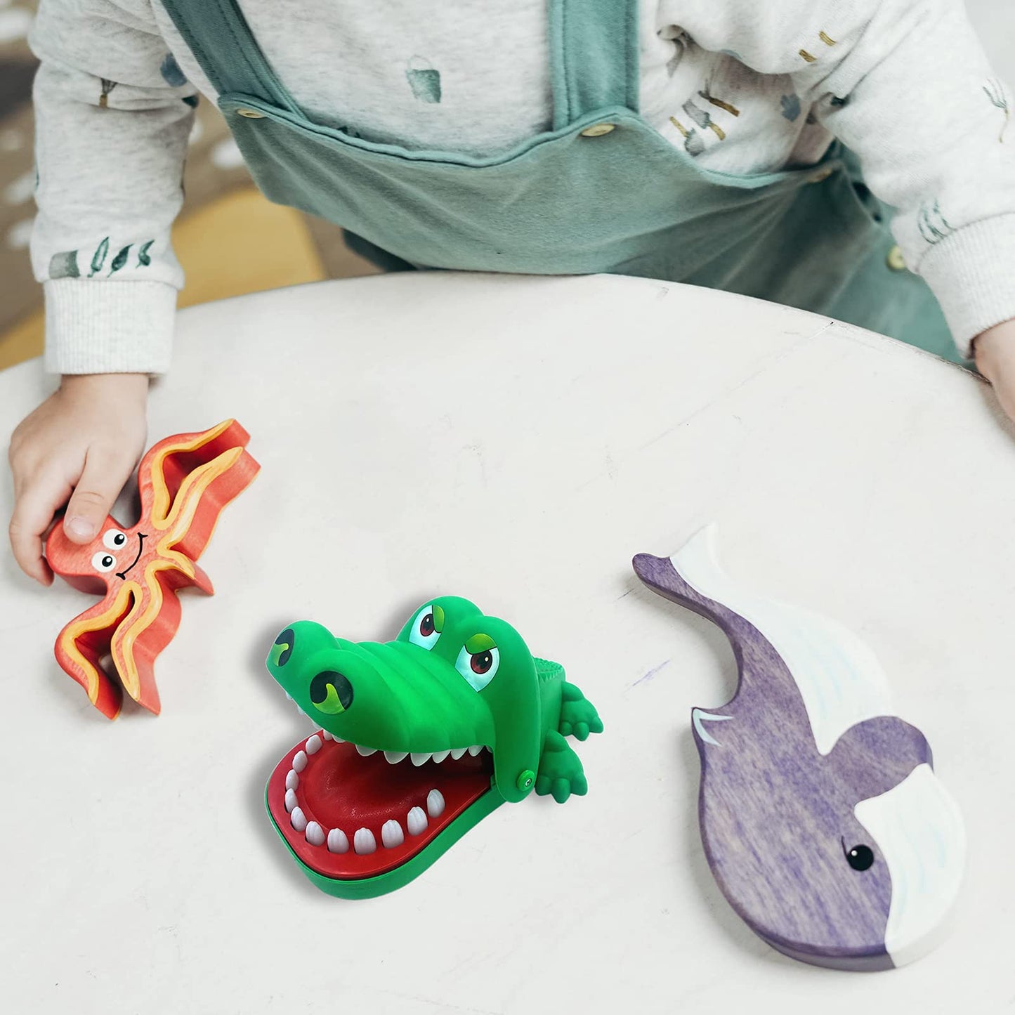 MAYTRBOU Crocodile Game for Kids Alligator Teeth Game Large Size Biting Finger Toys (Big Crocodile)