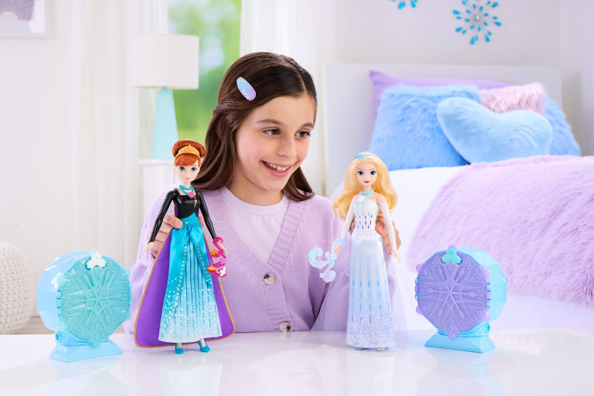 Mattel Disney Frozen Anna Fashion Doll & Accessories with 8 Surprises, Including Snowflake Gem Box, Ring for Child & 9 Play Pieces, Inspired by Movie