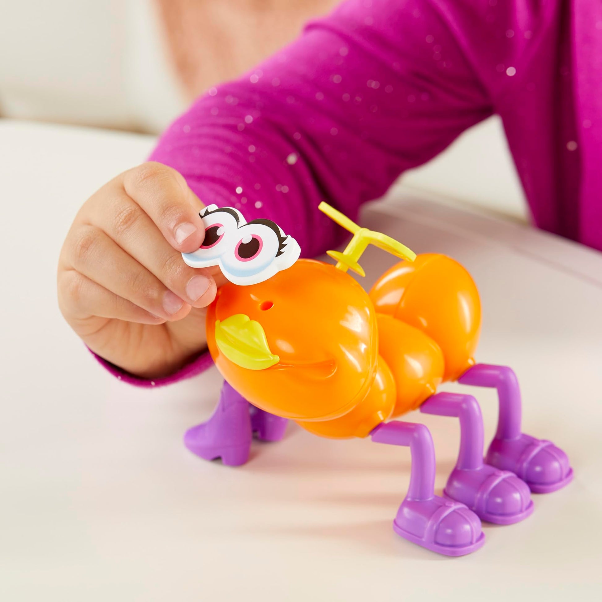 Hasbro Gaming Cootie Mixing and Matching Bug-Building Game | 2-4 Players | Easy Preschool Board Games | Easter Basket Gifts for Boys and Girls| Ages