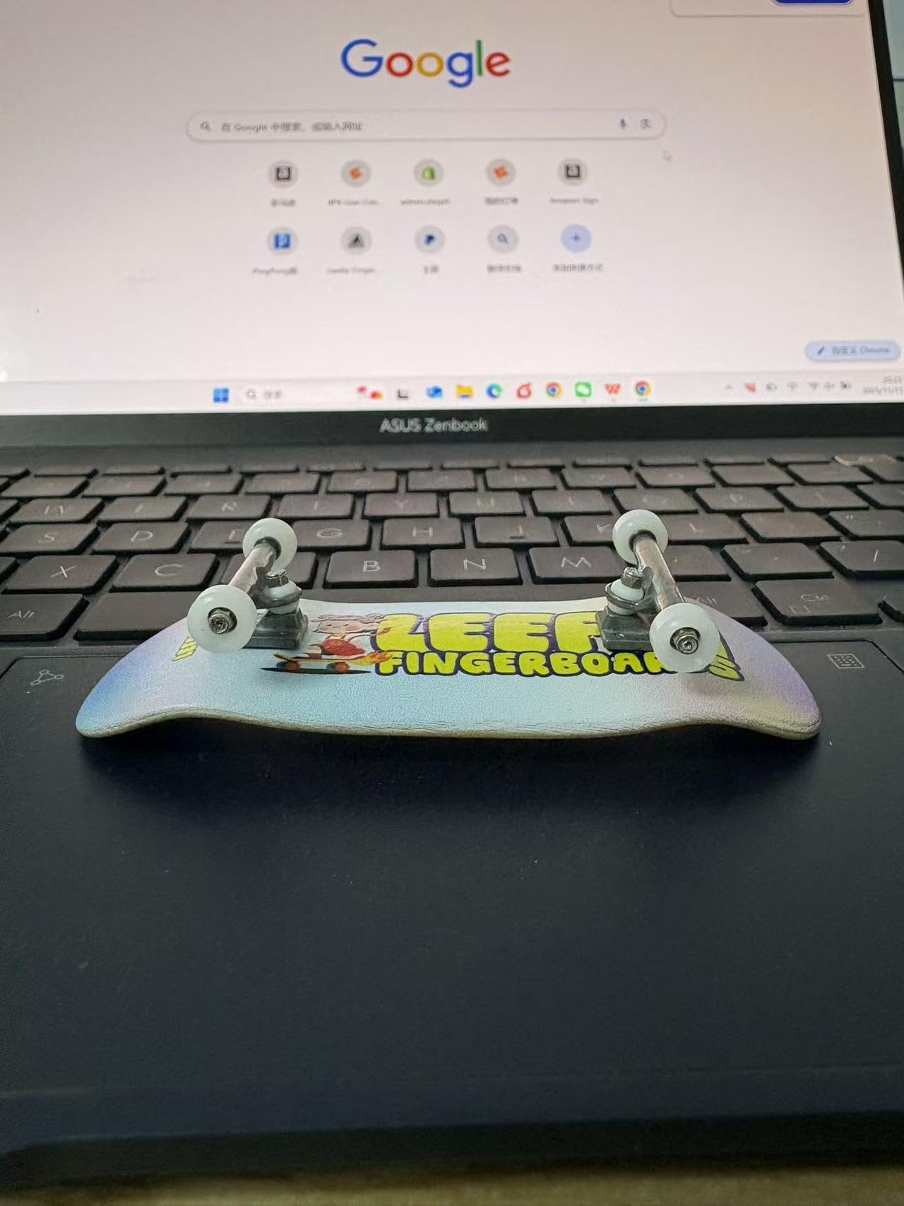 LEEFAI Pro Fingerboard Complete, Pre-Assembled Finger Skateboard Setup Canadian Maple Wood Deck Measure 34x96mm, Boxy Shape (Skate Girl)