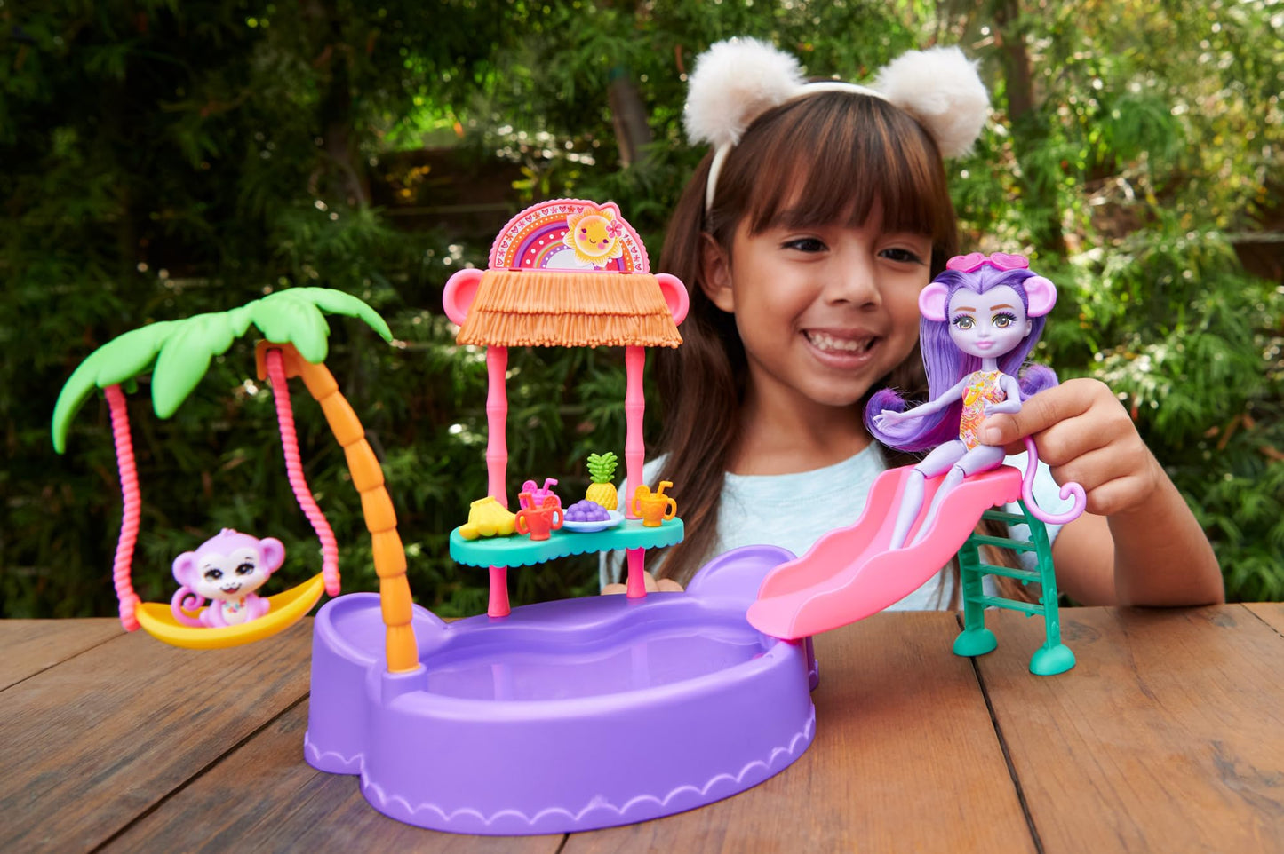 Enchantimals Sunshine Island Monkey Doll with Playset with Pool and Accessories, Toy +4 Years (Mattel HTW73)