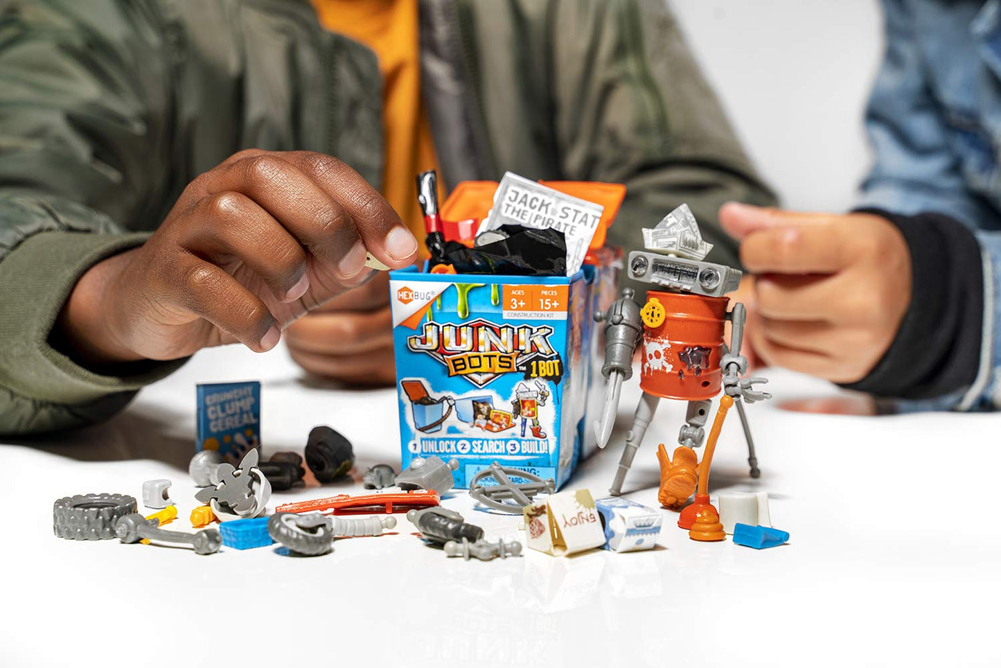 HEXBUG 480-6841 JUNKBOTS-Trash Bin Assortment Kit-Surprise Every Box LOL with Boys and Girls-Alien Powered Toys for Kids-24+ Pieces of Action