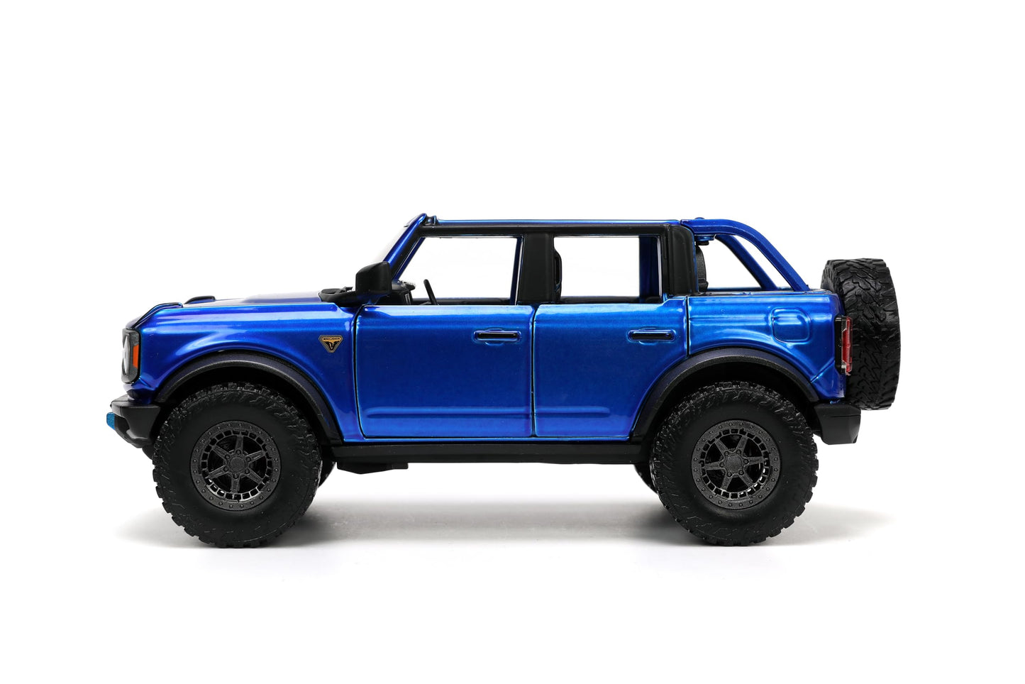 Jada Just Trucks 1:24 2021 Ford Bronco Die-Cast Car & Tire Rack, Toys for Kids and Adults(Candy Blue)