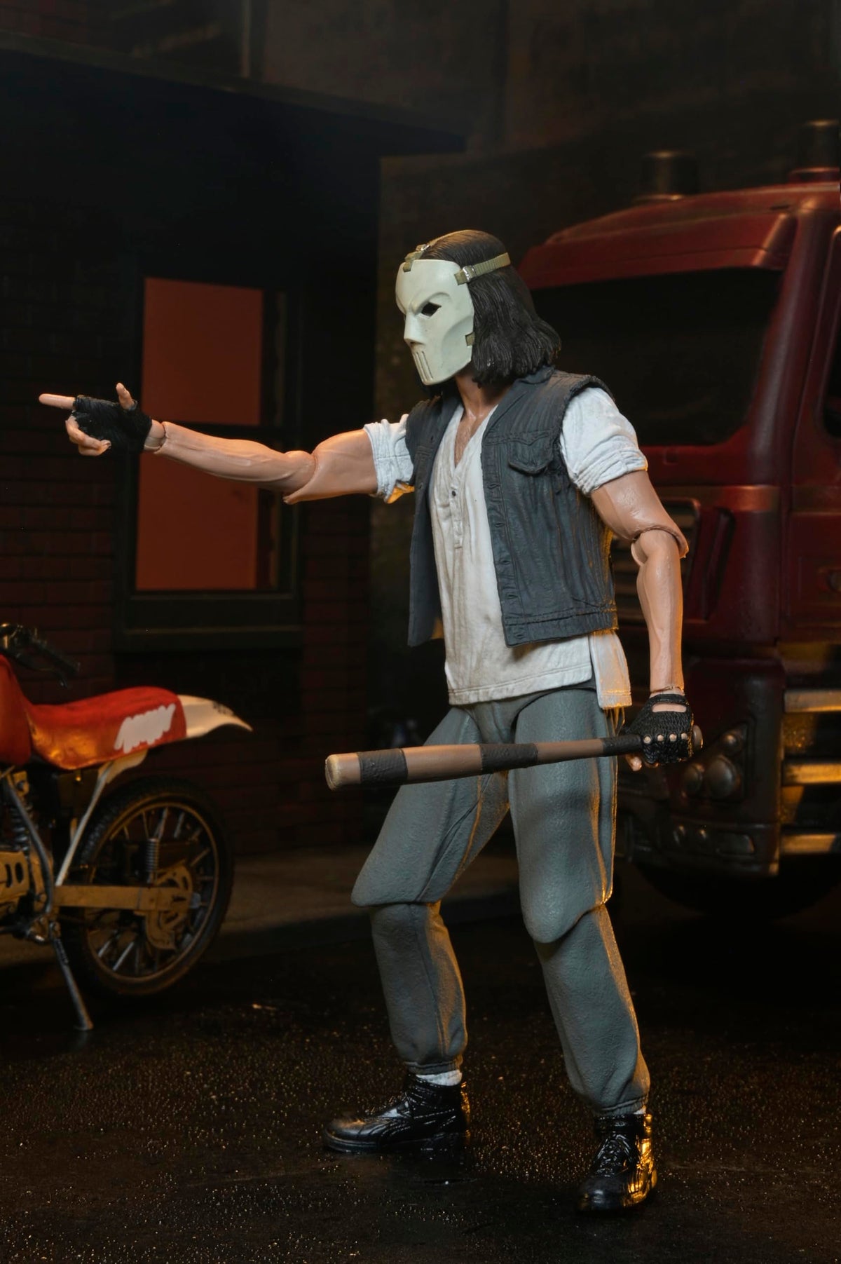 NECA - Teenage Mutant Ninja Turtles (1990 Movie) - 7" Scale Action Figure - Deluxe Movie Realization Casey Jones