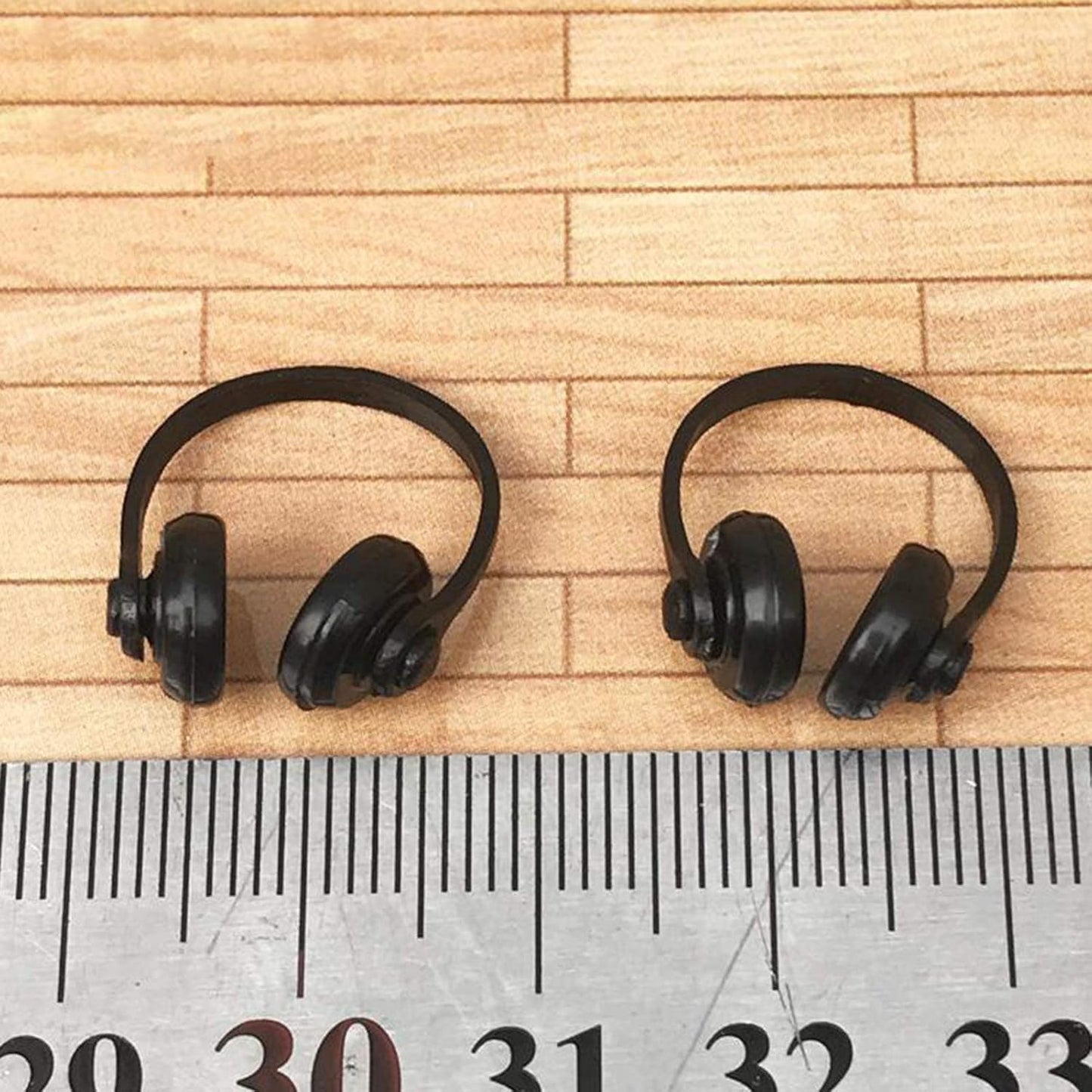 2Pcs Black 1:12 Dollhouse Headphones Miniature Headset Model Toy Micro Landscape Decoration Dollhouse Accessories
