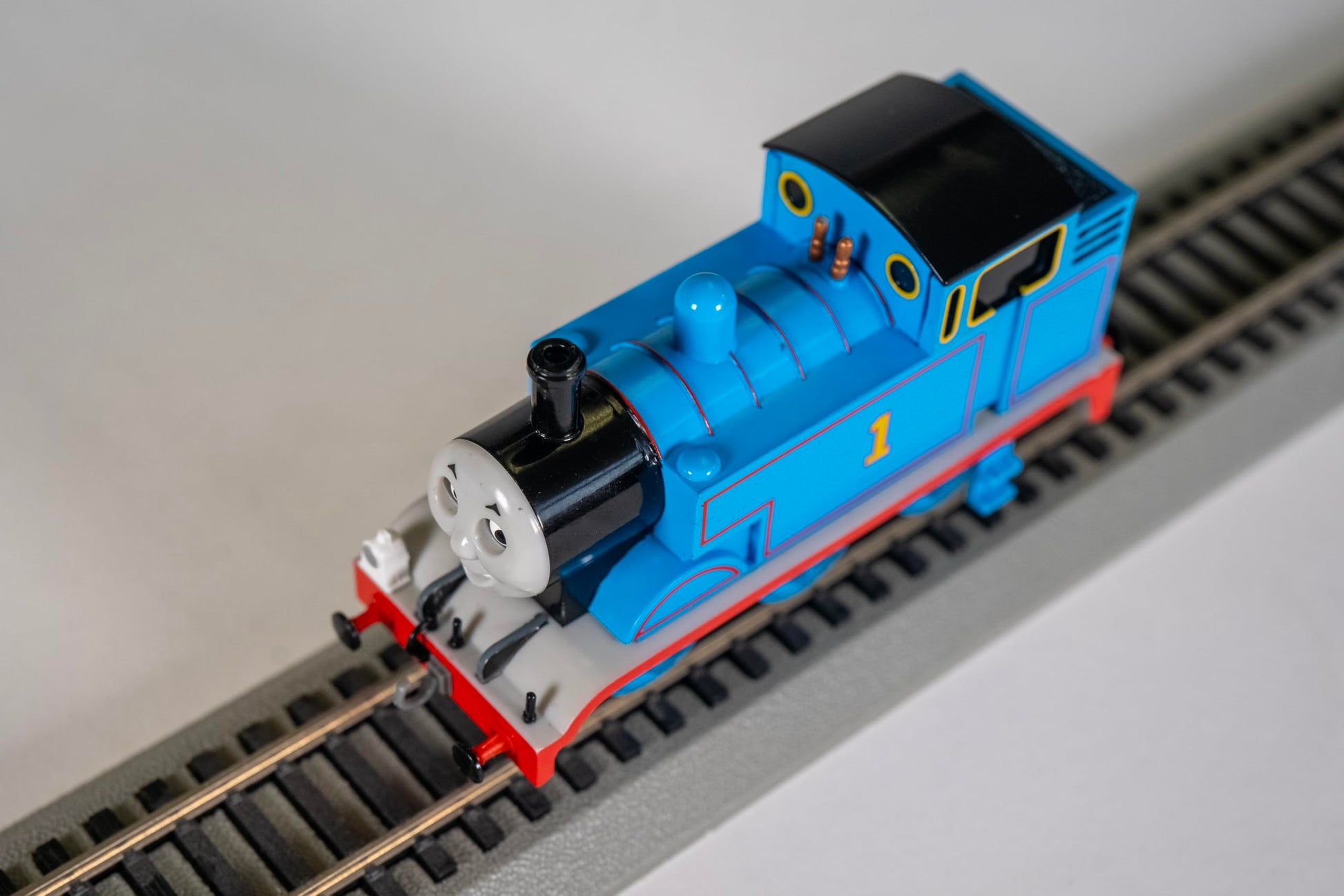 Bachmann Trains - THOMAS & FRIENDS THOMAS THE TANK ENGINE w/Moving Eyes - HO Scale