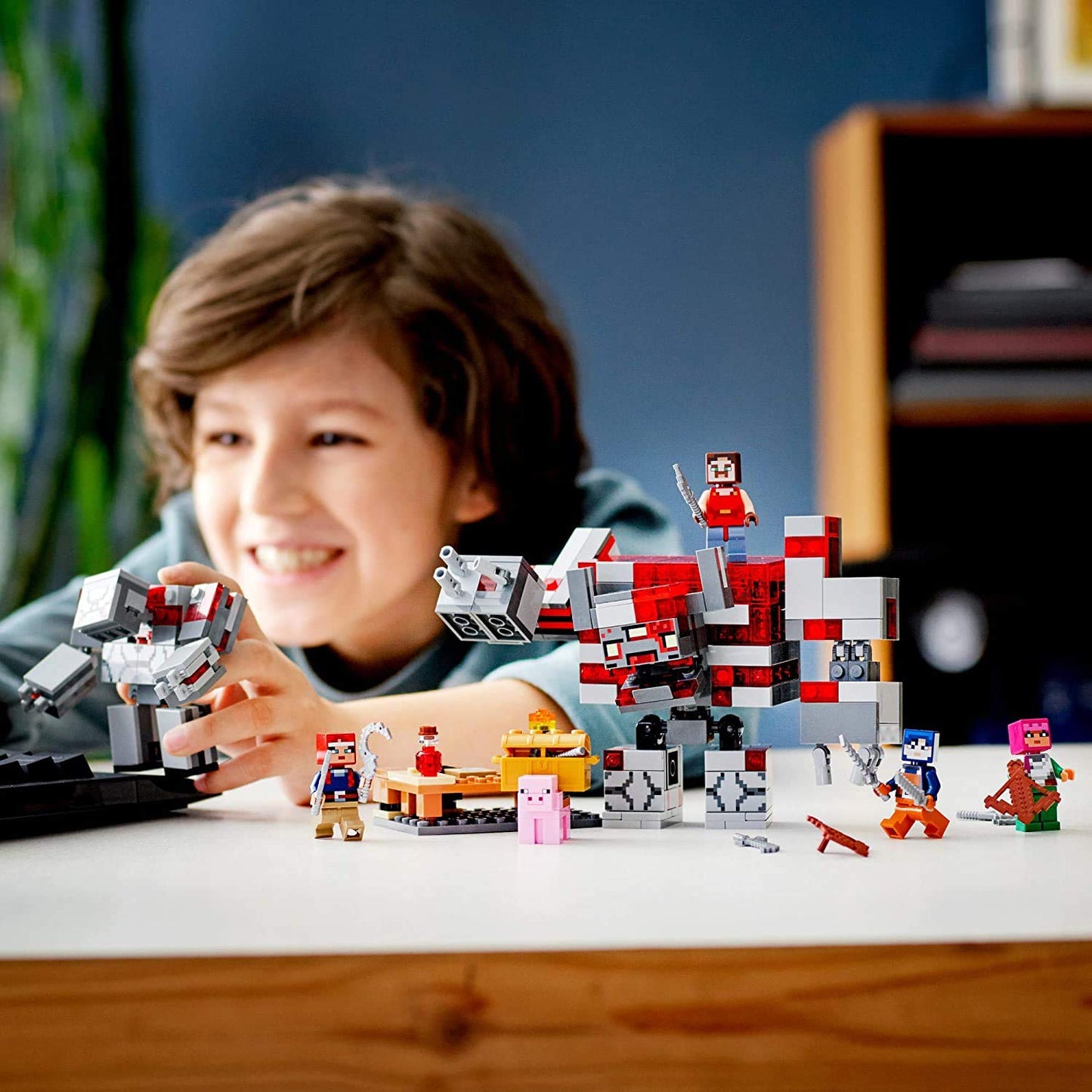 Lego Minecraft The Redstone Battle 21163 Cool Minecraft Set for Kids Aged 8 and Up, Great Birthday Gift for Minecraft Players and Fans of Monsters,