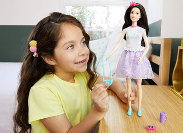 Barbie Princess Adventure Renee Doll (12-inch Brunette) in Fashion and Accessories, with Smart Phone, Purse, Travel Mug and Tiara, Gift for 3 to 7