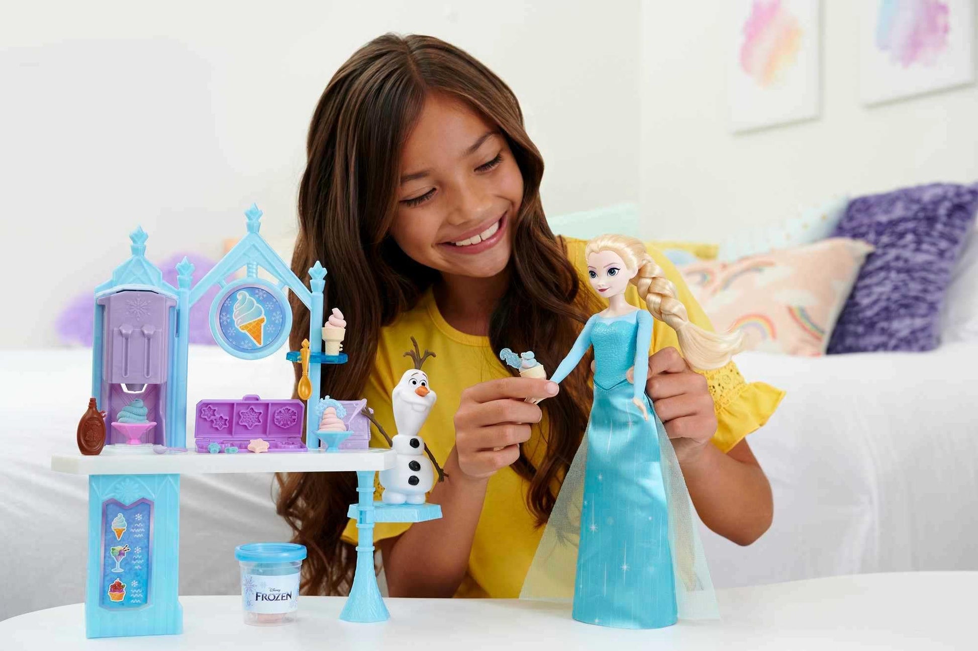 Mattel Disney Frozen Dessert Playset with Elsa Fashion Doll, Olaf Figure, 2 Dough Colors & 10+ Play Pieces, Inspired by the Movie