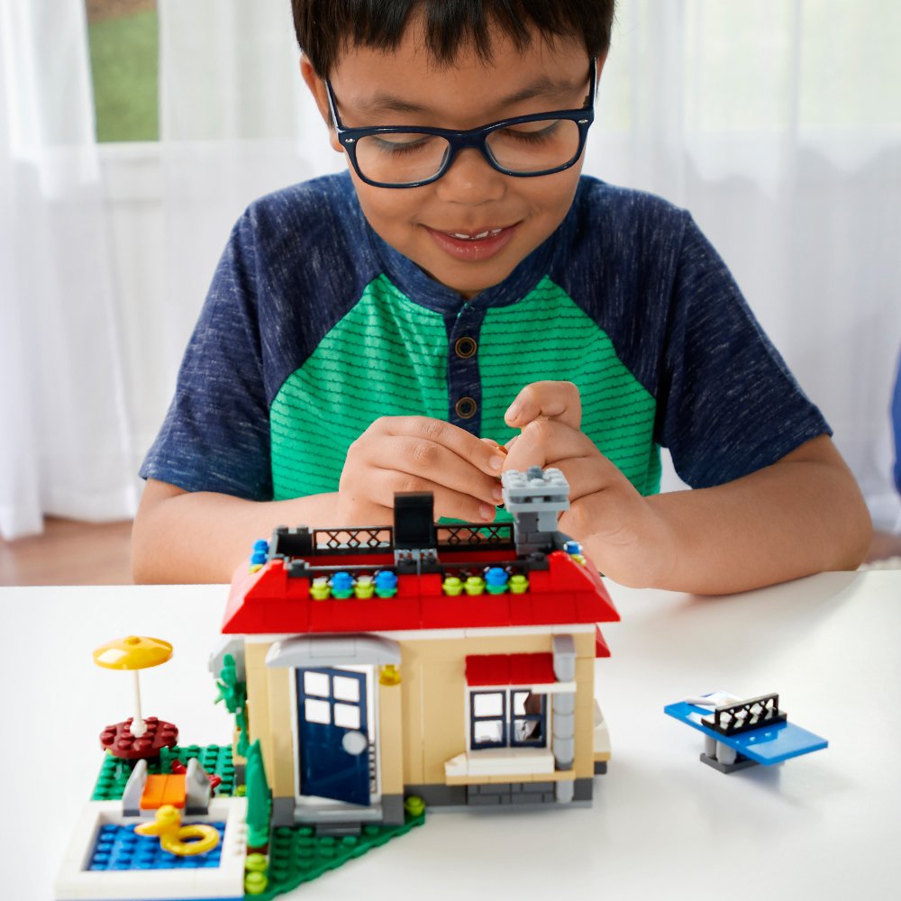 LEGO Creator Modular Poolside Holiday 31067 Building Kit (356 Piece)