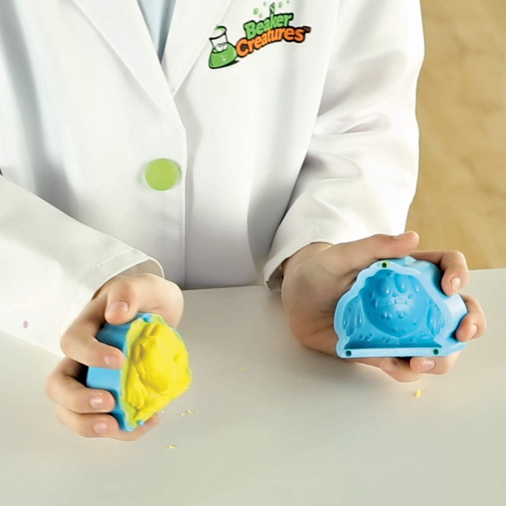 Learning Resources Beaker Creatures Alien Experiment Lab, 18 Piece Set, Ages 5+,Science Exploration, Science Kit for Kids, Fun Science Experiments