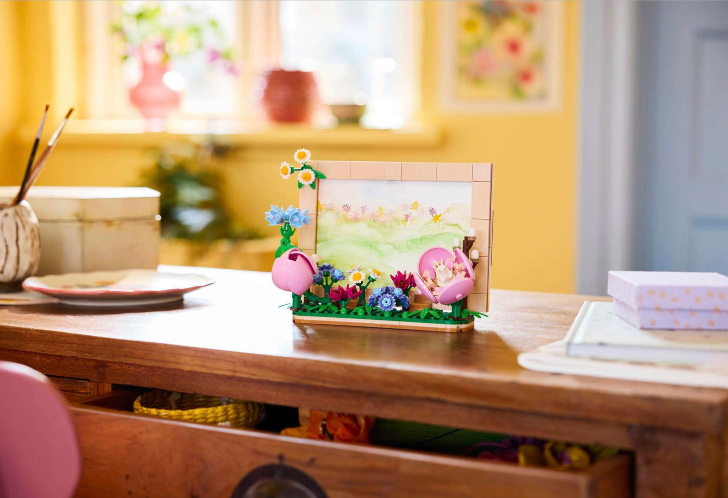 LEGO Botanicals Floral Picture Frame 310-Piece Flower Building Set with Daisy, Rose & Camellia, Decorative Photo Frame Display Gift for Kids Girls &