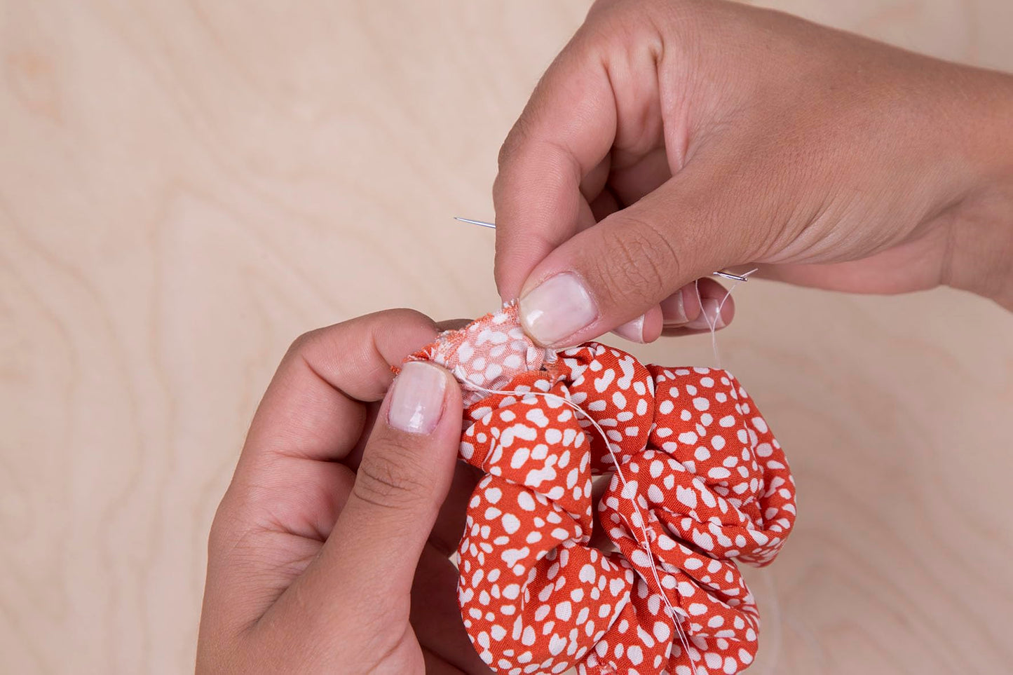 Kikkerland Scrunchie Kit