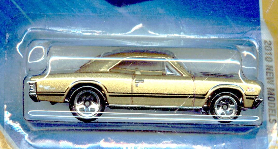 Hot Wheels 2010-044/240 New Models 44/44 '67 Chevelle SS 396 1:64 Scale