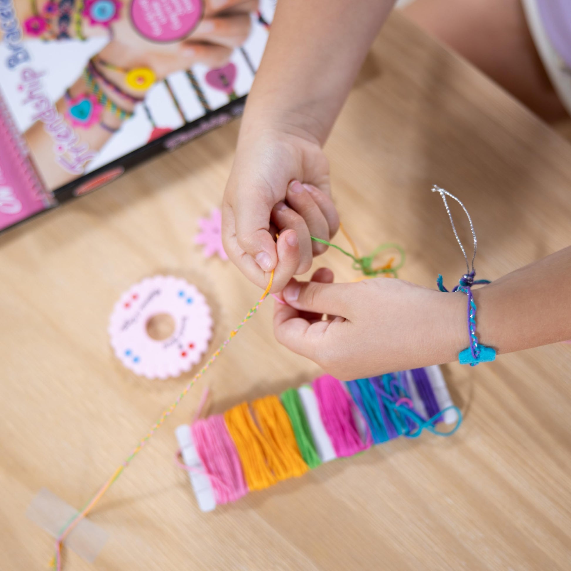 Melissa & Doug On The Go Friendship Bracelet Craft Set (Makes 10+ Bracelets)