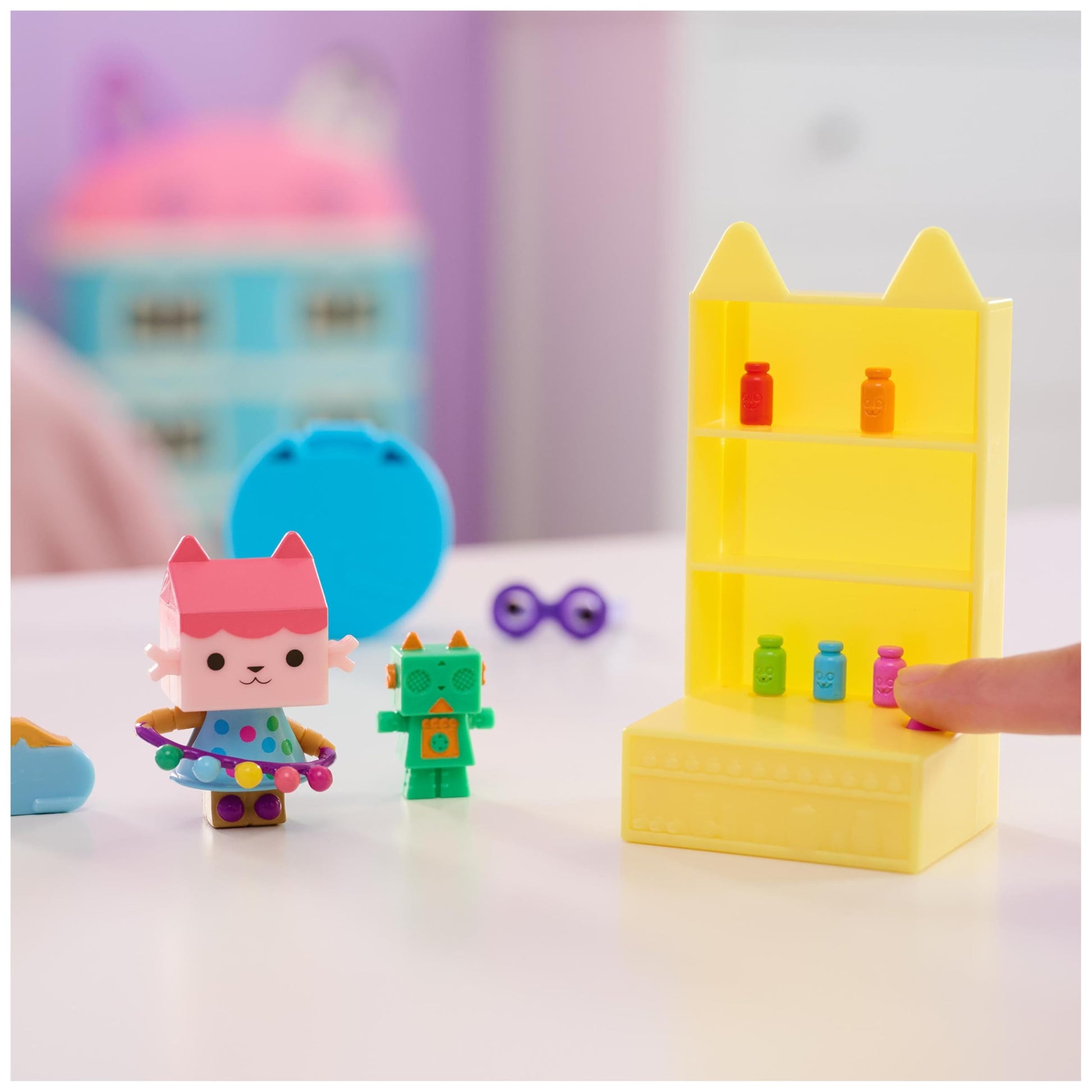 DreamWorks GABBY'S Dollhouse, Celebration Series Baby Box Cat Bobble Figure with Dollhouse Furniture and Accessories, Kids Toys for Girls & Boys Ages