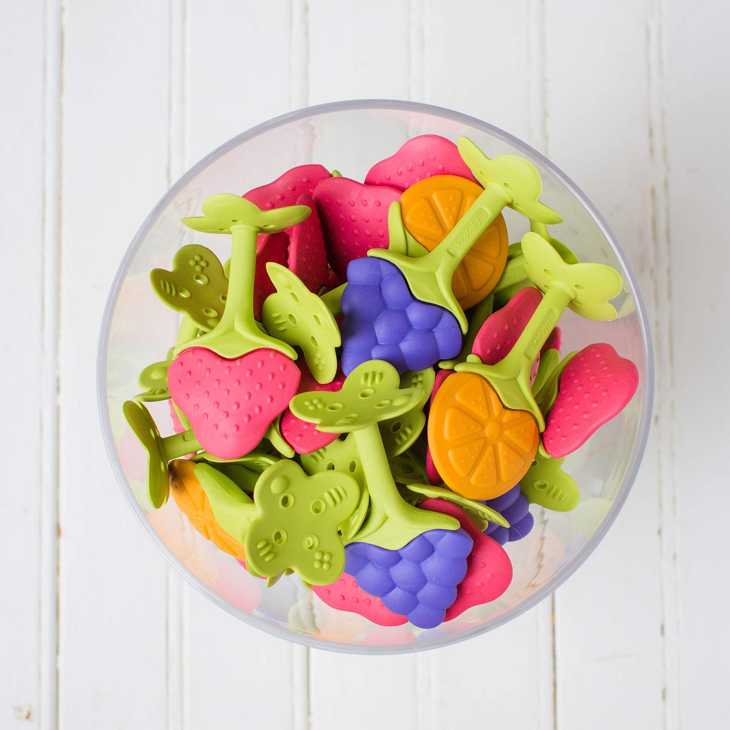 Innobaby Original Teethin Smart EZ Grip Fruit Teether and Sensory Toy for Babies and Toddlers in Citrus. BPA Free Teether