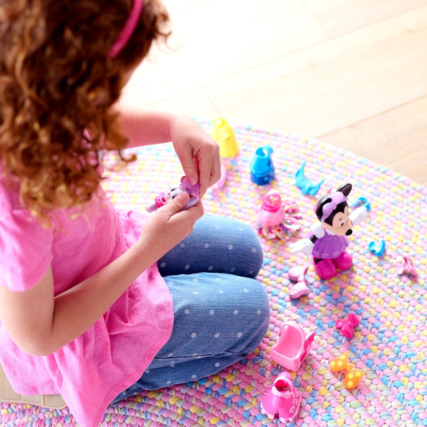 Disney Junior Minnie Mouse Glitter and Glam Pet Fashion Set, 23-piece Doll and Accessories Set