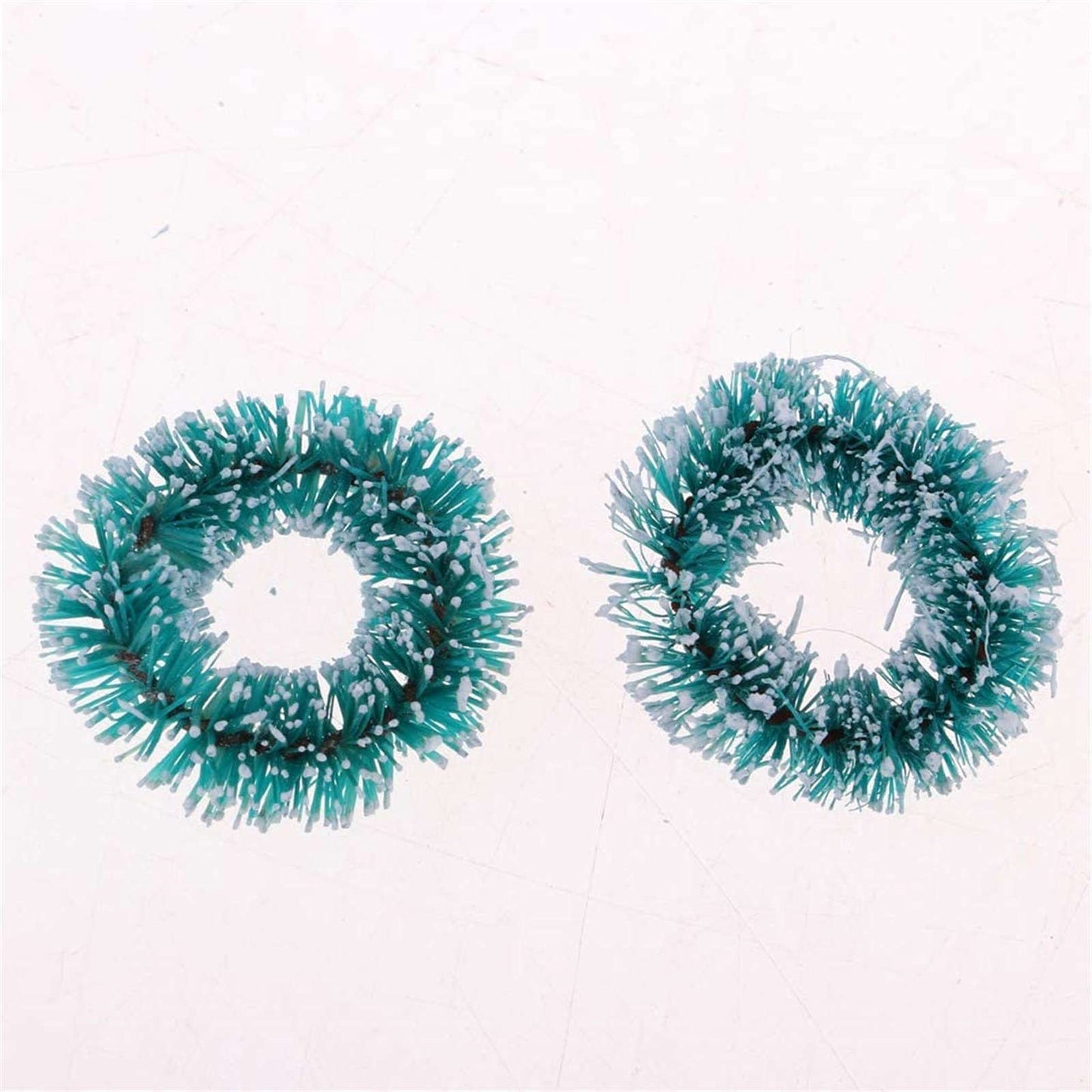 20pcs Christmas Wreath Dollhouse Miniature Mini Hanging Holiday Wreath 1:12 Dollhouse Accessories for Christmas Tree Decoration Party Suppliers