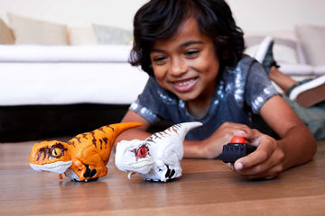 Mattel Jurassic World Dominion Uncaged Dinosaur Toy with Clicker-Controlled Motion & Sound, Click Tracker Atrociraptor Ghost Dino Action Figure