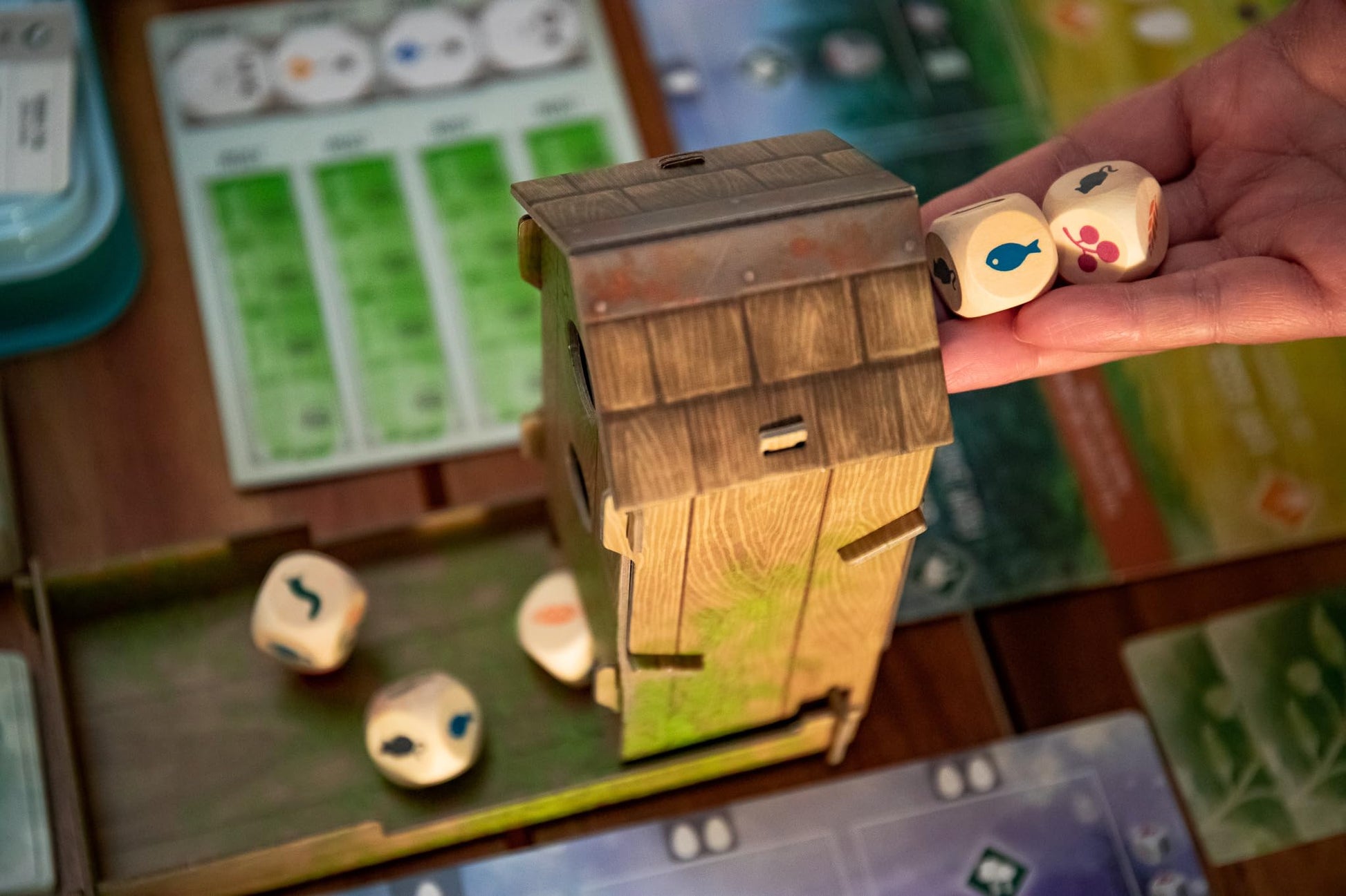 Stonemaier Games: Wingspan (Base Game) by Elizabeth Hargrave | A Relaxing, Award-Winning Strategy Board Game About Collecting Birds for Adults