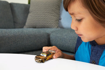 Disney Cars Golden Die-Cast Lightning McQueen 1:55Scale Movie Character for Racing and Storytelling Fun, Gift for Kids Age 3 Years and Older