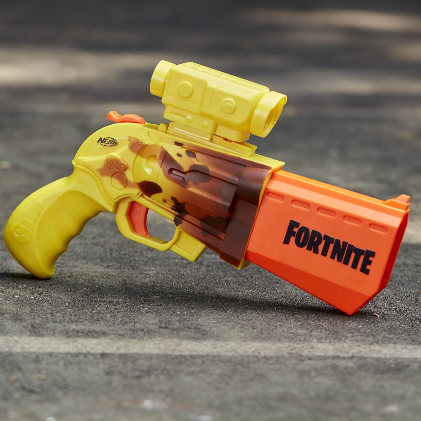 Nerf Fortnite Peely Launcher Set of 2 - Includes 4-Dart SR-Ripe Launcher with Hammer, Micro Peely Launcher and 10 Official Elite Darts