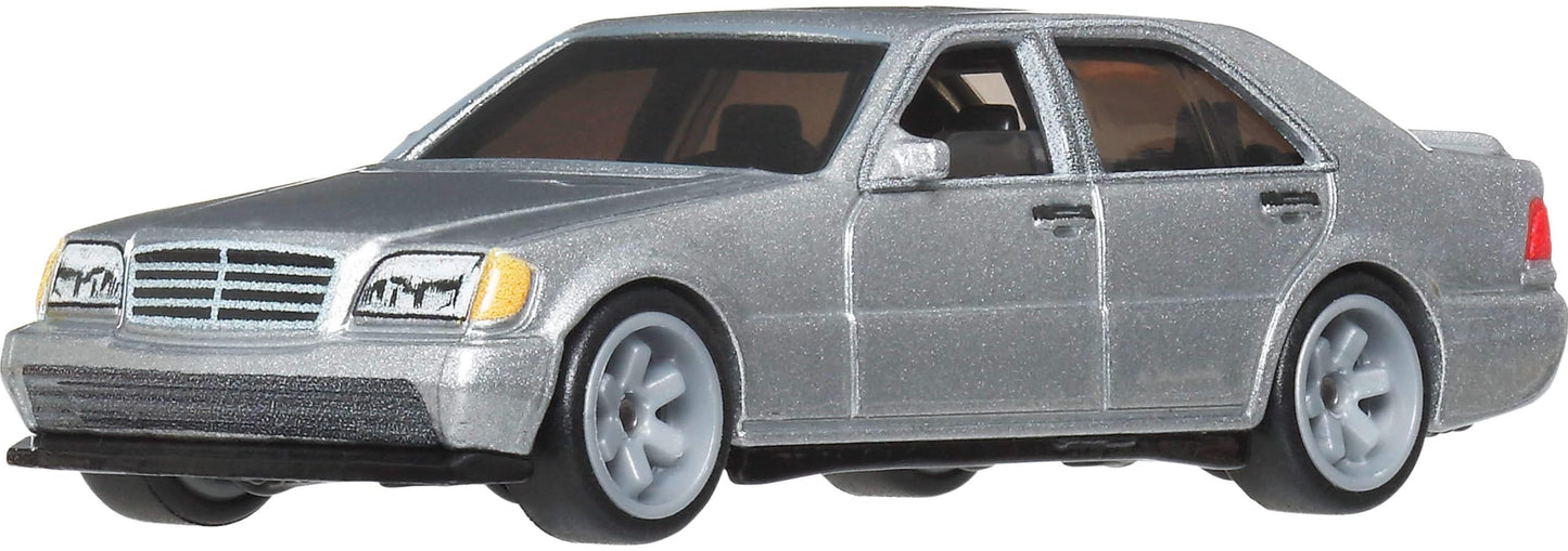 Hot Wheels Cars, Premium Fast & Furious 1:64 Scale Die-Cast Car for Collectors Inspired by Fast & Furious Movie Franchise
