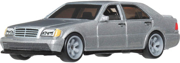 Hot Wheels Cars, Premium Fast & Furious 1:64 Scale Die-Cast Car for Collectors Inspired by Fast & Furious Movie Franchise