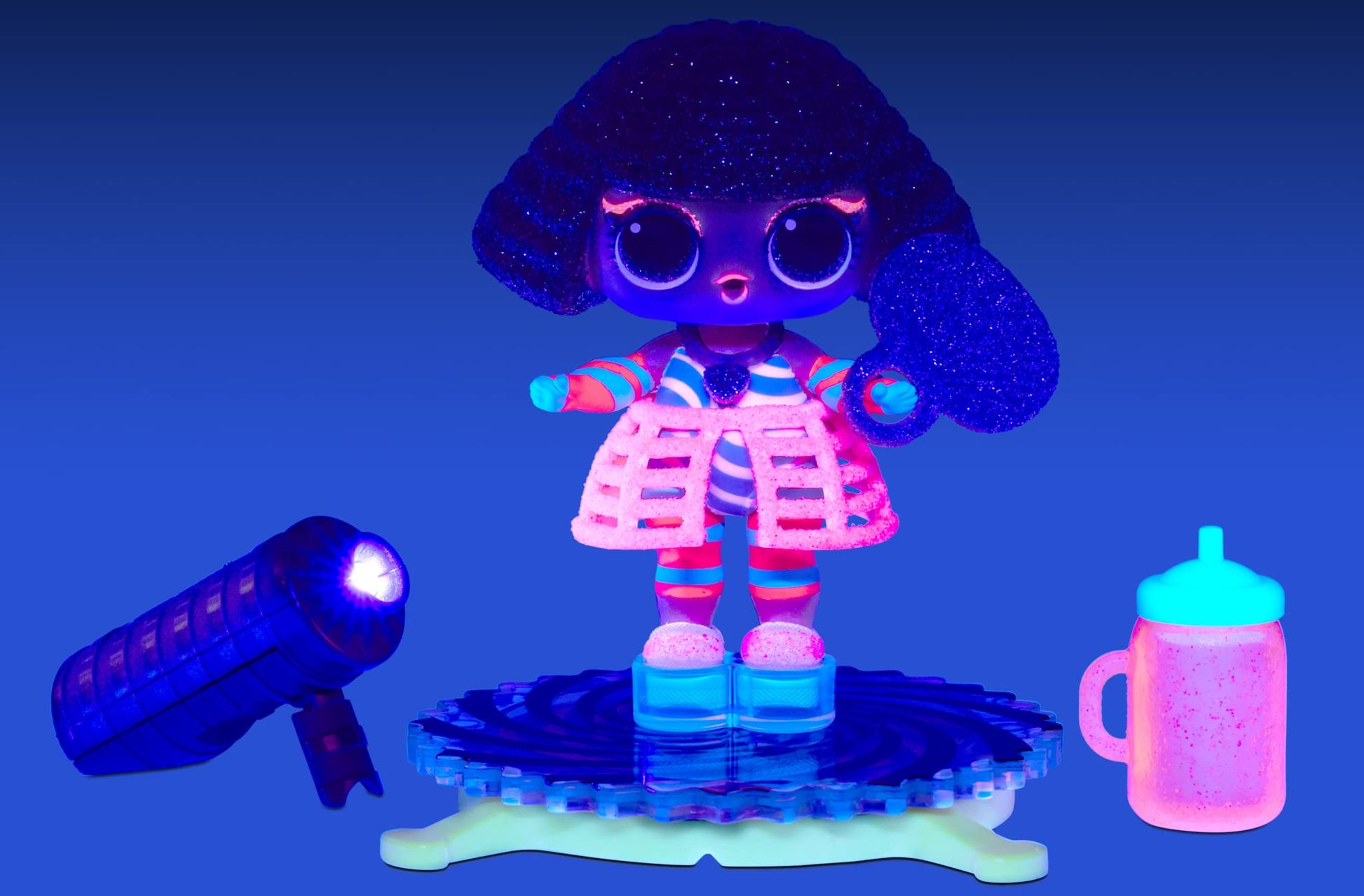 LOL Surprise Dance Dance Dance Dolls with 8 Surprises Including Doll Dance Floor That Spins, Dance Move Card and Accessories - for Girls Age 4-7