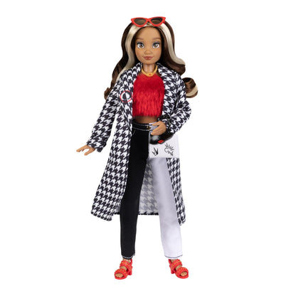 Disney ILY 4EVER Dolls Cruella 11.5" Tall with 13 Points of Articulation, Two Complete Mix-and-Match Outfits and Glittery Mickey Ring for You!