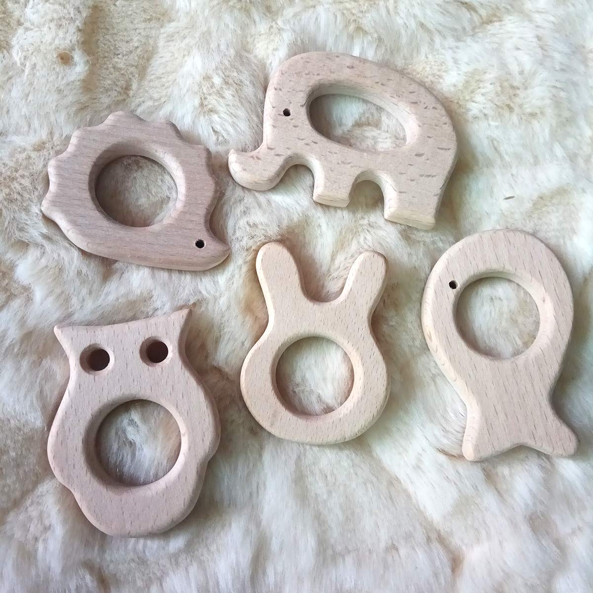 2pcs Natural Wooden Fish Pendant Pure Natural Beech Wood Animal Shape for Handmade Arts and Crafts (Fish 2pcs)