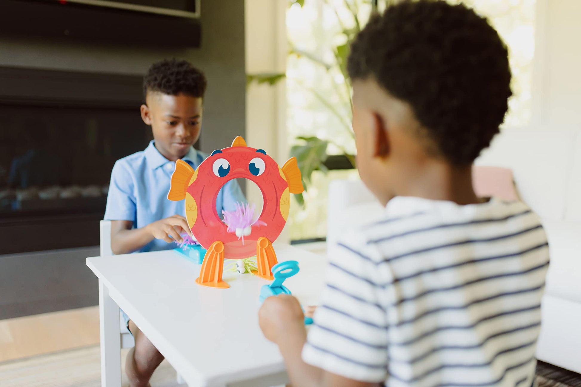 Chuckle & Roar Go Fish Feeding Frenzy Family Game