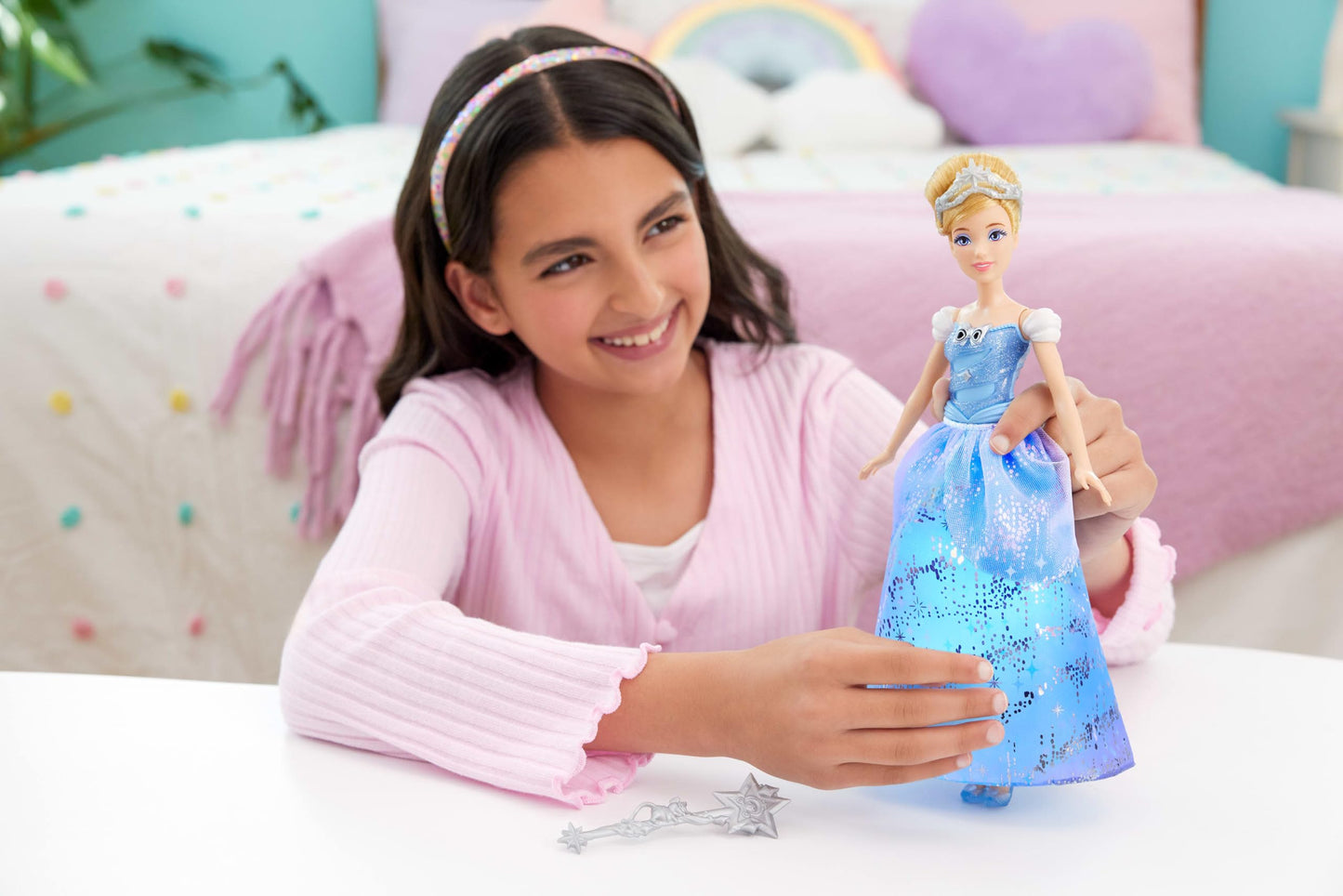 Mattel Disney Princess Cinderella Light-Up Dress Fashion Doll with Sounds & Magic Wand Activation, Enchanted Ballgown Cinderella Inspired by Movie