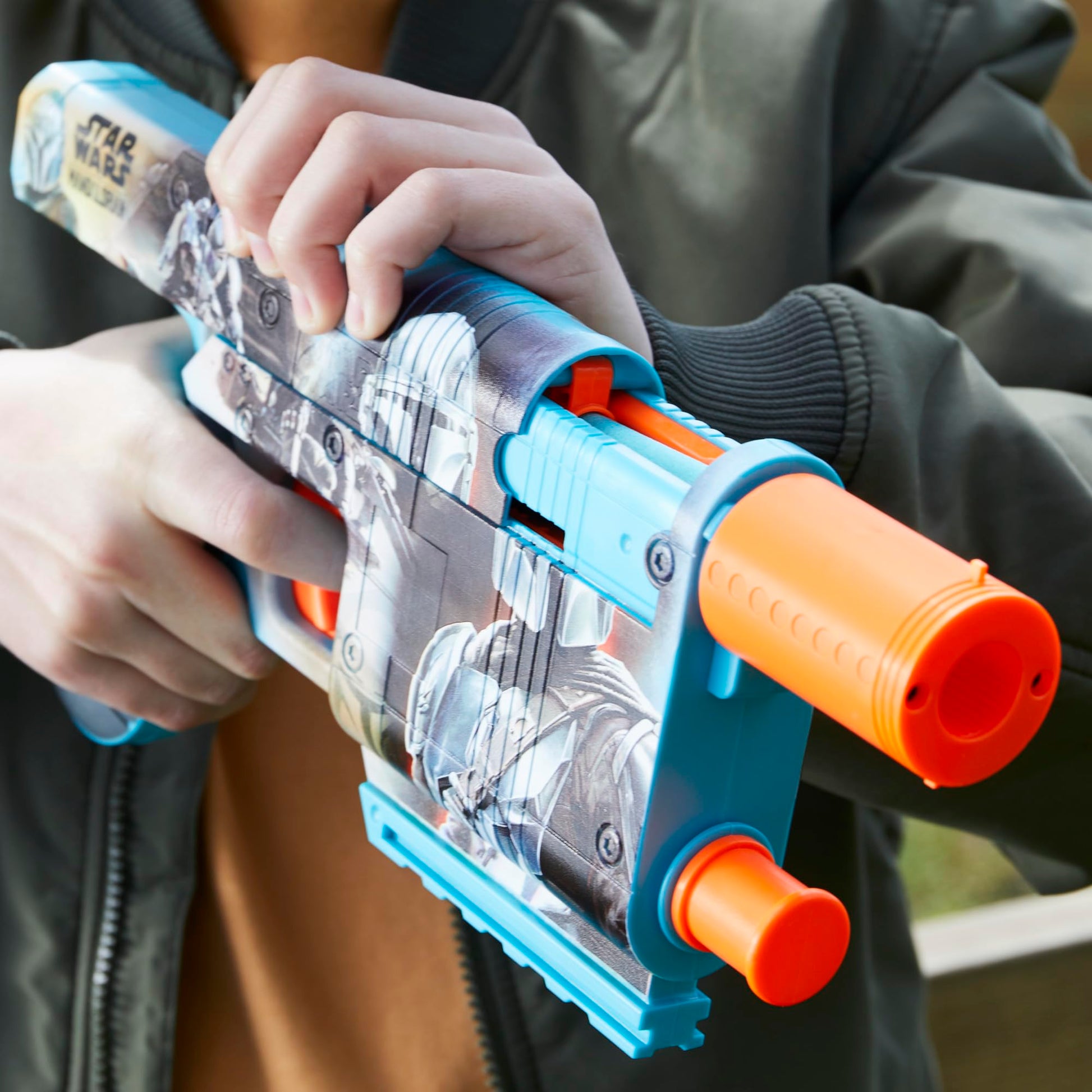 Nerf Star Wars The Mandalorian Dart Blaster, 12 Elite Darts, Internal Clip, Toy Foam Blasters for 8 Year Old Boys & Girls & Up