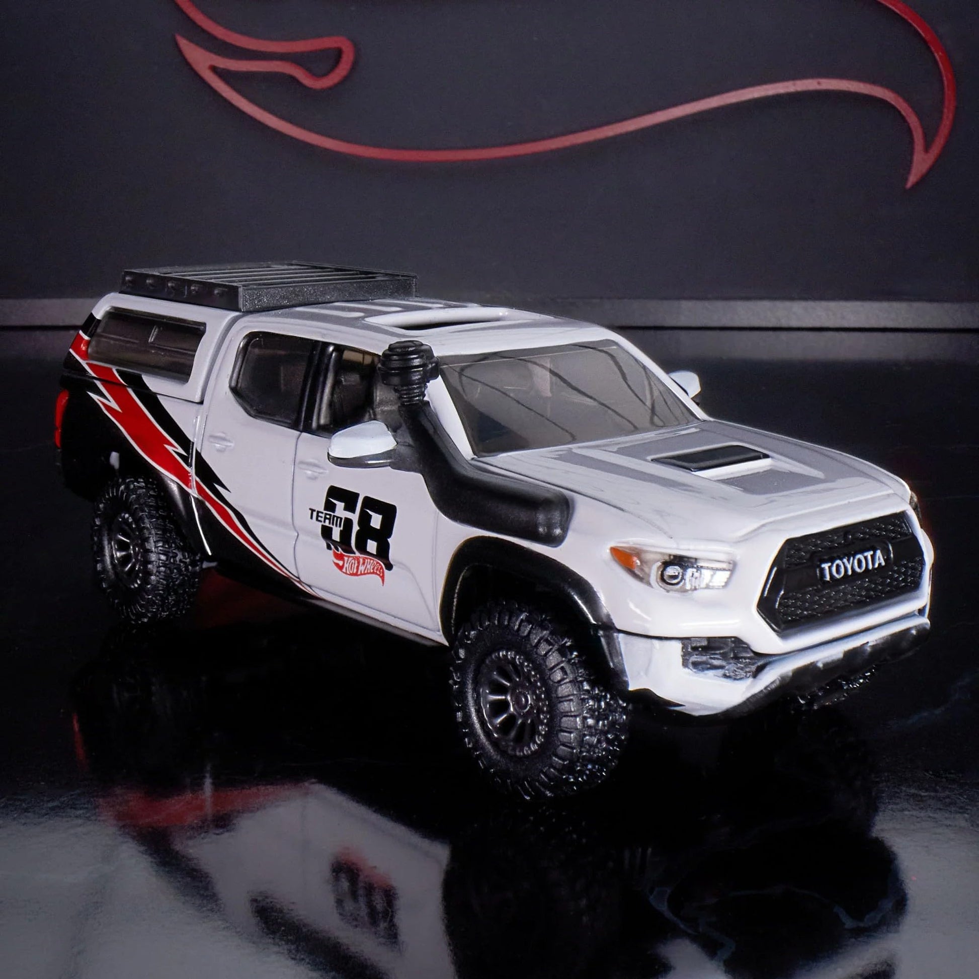 Hot Wheels Collectors Elite 64 Mod Shop '17 Toyota Tacoma