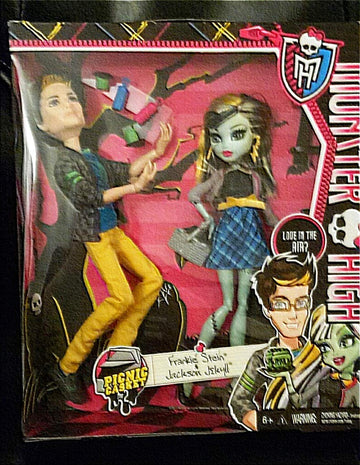 Monster High Picnic Casket 2 Pack - Jackson Jekyll and Frankie Stein