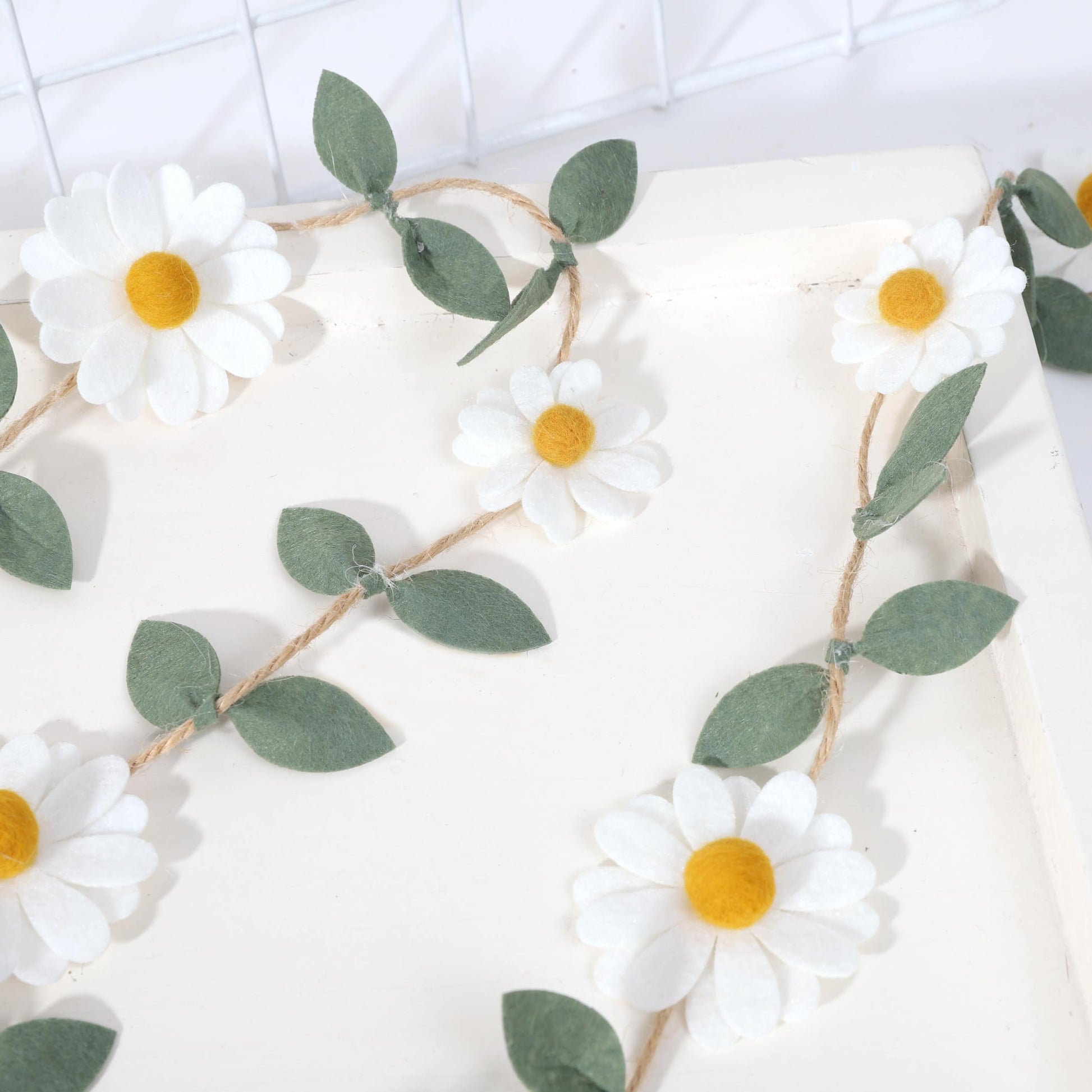 Wool Felt Daisy Chain Banner Garland - Daisy 1st Birthday Decorations,Daisy Themed Party Decorations,Nursery Wedding Decoration,White Wool Felt Daisy