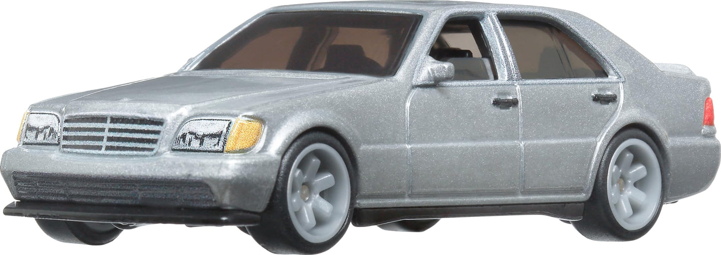 Hot Wheels Cars, Premium Fast & Furious 1:64 Scale Die-Cast Car for Collectors Inspired by Fast & Furious Movie Franchise