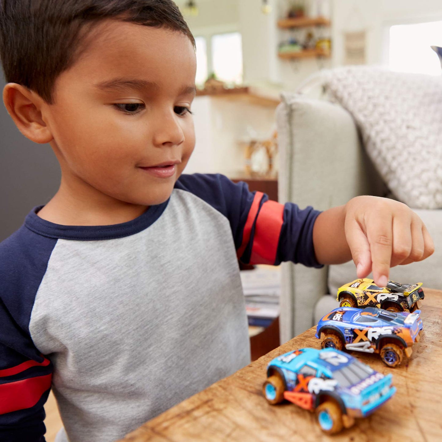 Disney Pixar Cars XRS Mud Racing Vehicle Assortment 1:55 scale Die-Casts, Real Suspensions, Off-Road, Dirt-splashed Design, All-terrain Wheels, Ages 3