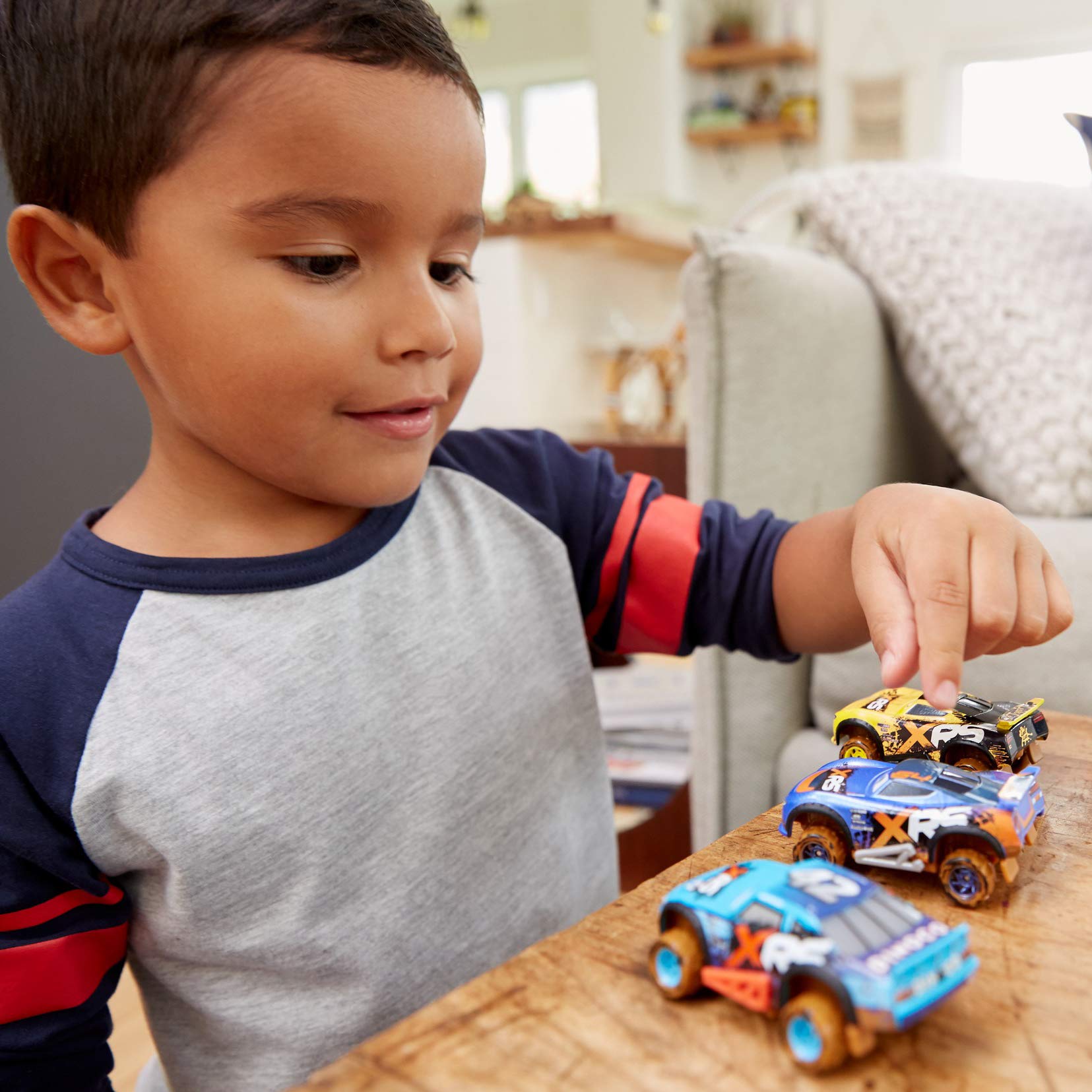 Disney Pixar Cars XRS Mud Racing Vehicle Assortment 1:55 scale Die-Casts, Real Suspensions, Off-Road, Dirt-splashed Design, All-terrain Wheels, Ages 3