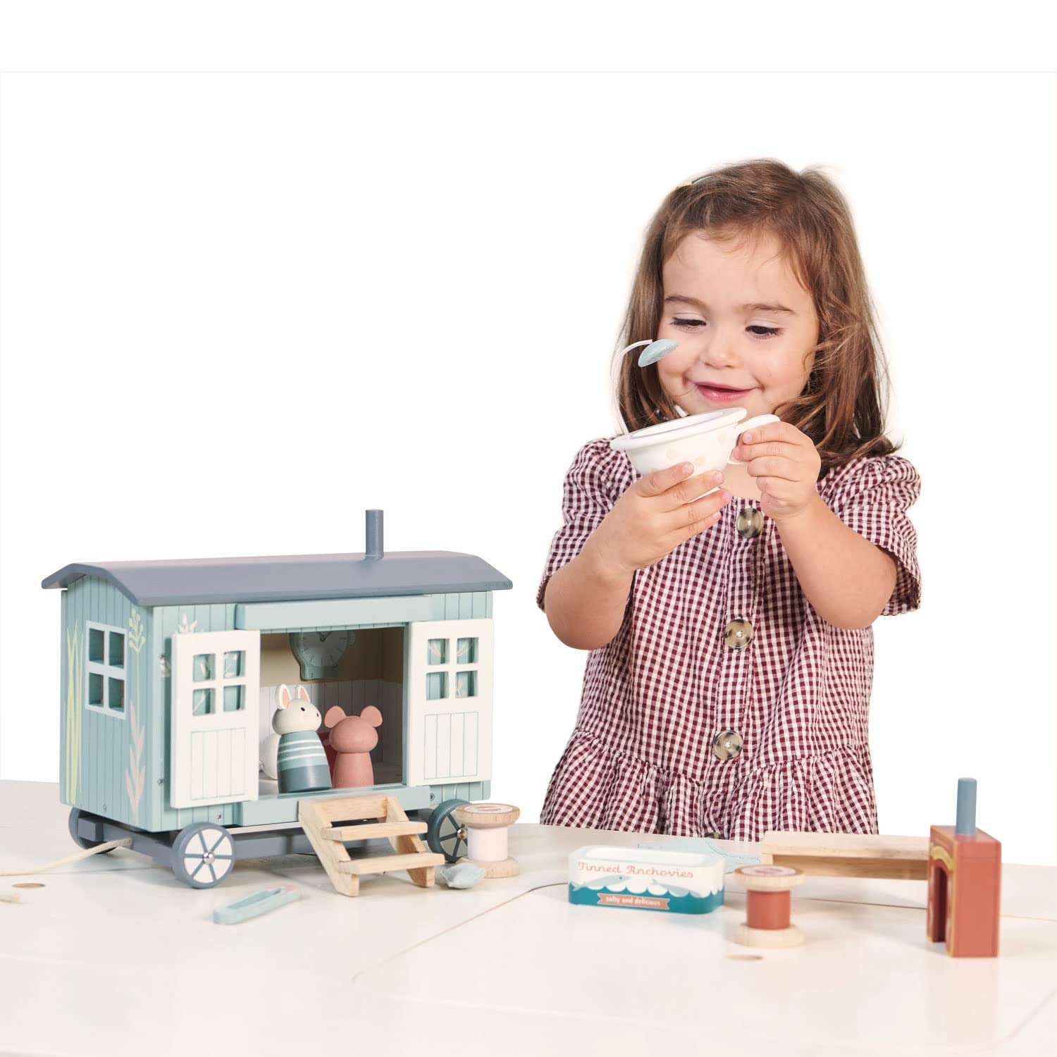 Tender Leaf Toys - Secret Meadow Shepherd’s Hut - Portable Furnished Wooden Shepherd’s Hut on Wheels with 11 Pcs Accessories and 3 Mice Dolls